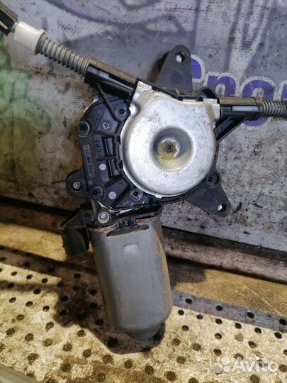 Стеклоподъемник передний правый Renault Megane Sce