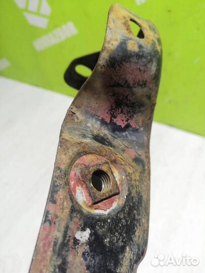 Кронштейн усилителя переднего бампера правый Фол