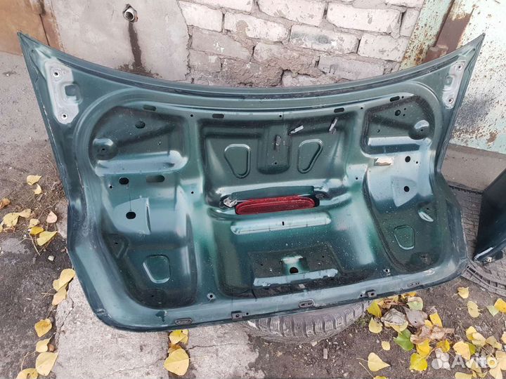 Крышка богажника Chrysler 300m