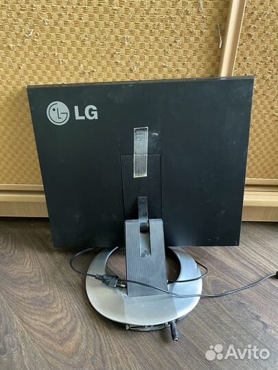 Монитор LG