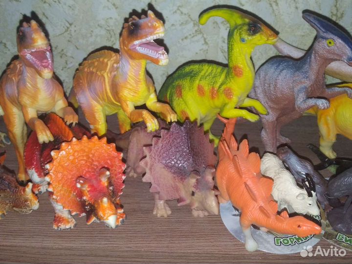 999 за все. Декоративные динозавры
