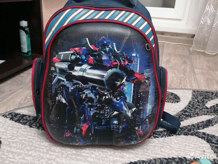 Школьный рюкзак