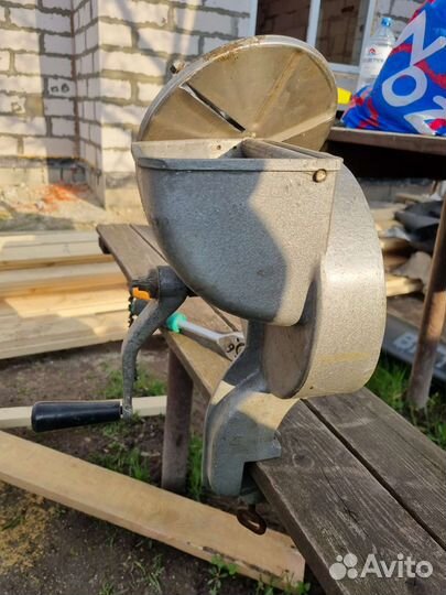 Советский ручной измельчитель