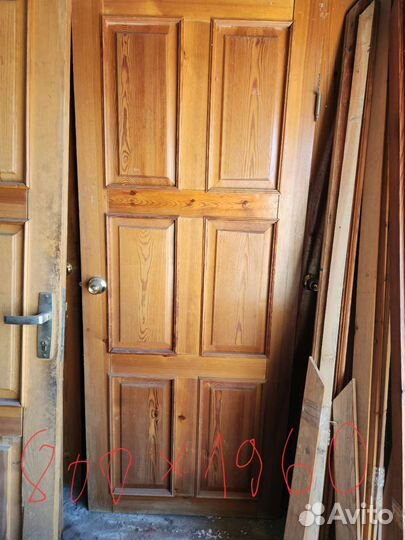 Двери межкомнатные из массива