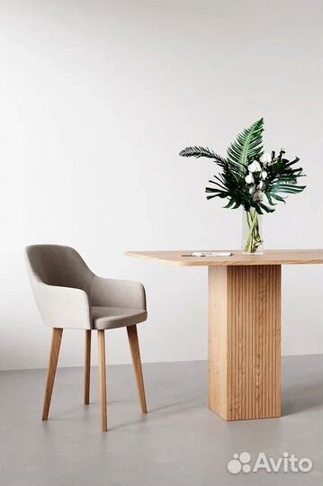 Деревянный стул