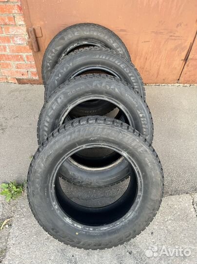 Bridgestone Ice Cruiser 5000 215/65 R16 98T