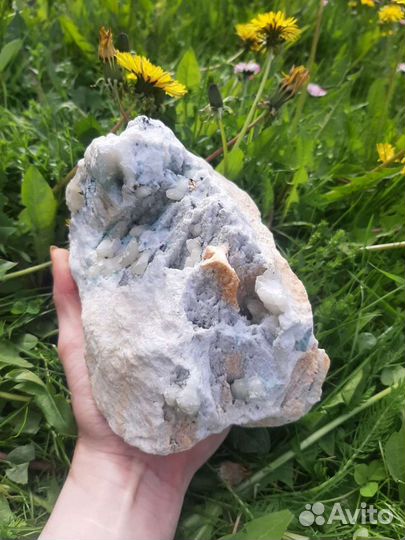 Огромный коллекционый образец барита,с включениями