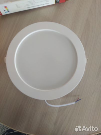 Продам новый встраиваемый светильник