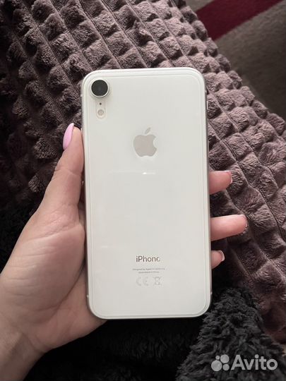 Телефон iPhone XR
