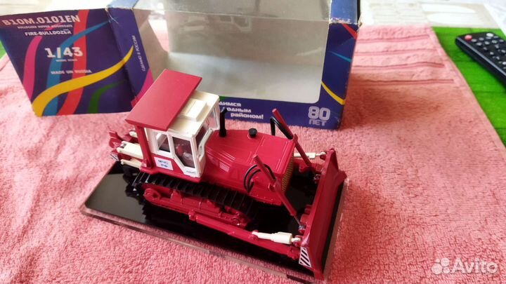 Модель бульдозера чтз в10м