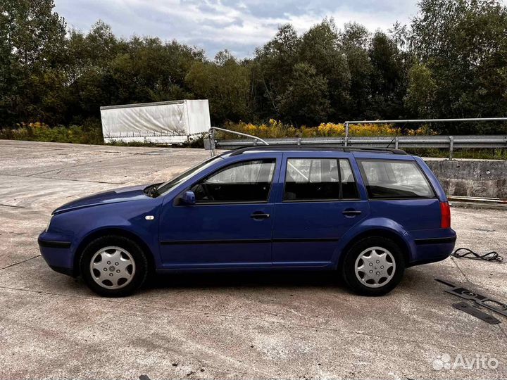 Решетка радиатора Volkswagen Golf 4 2001