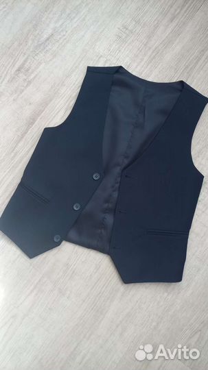 Костюм школьный тройка 32 р-р 128 рост
