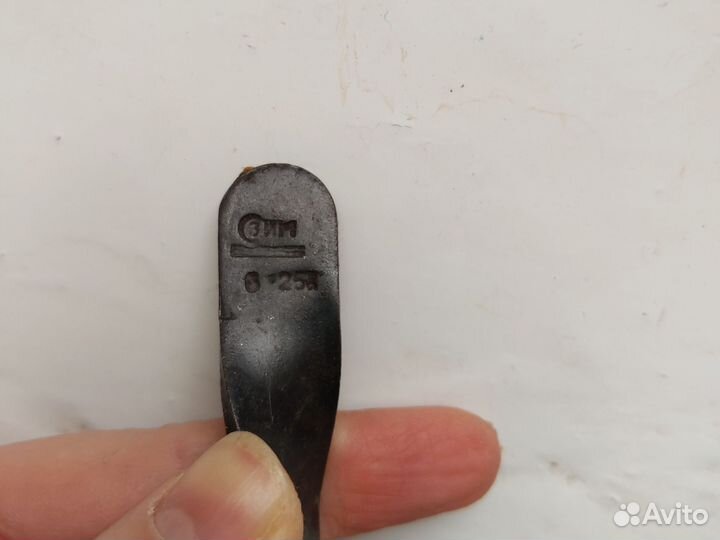 Прибор для выравнивания крышек