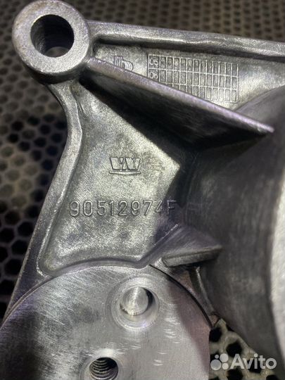 Кронштейн насоса Гур Jeep Liberty KJ 2.5-2.8d