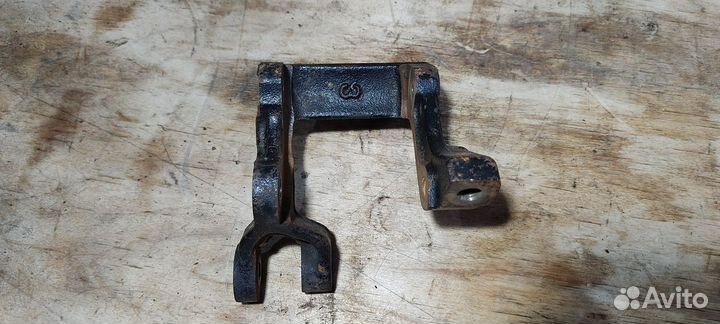 Кронштейн насоса гидроусилителя гур Toyota Mark 2