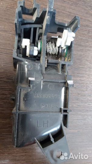 Ручка двери внутренняя задняя левая Mitsubishi