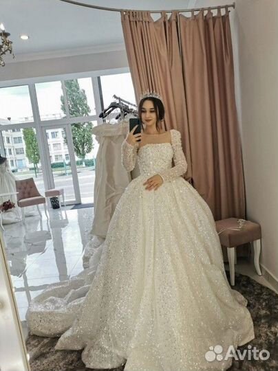 Свадебное платье 44