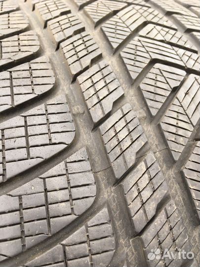 Pirelli Scorpion Winter 275/40 R21 и 305/35 R21