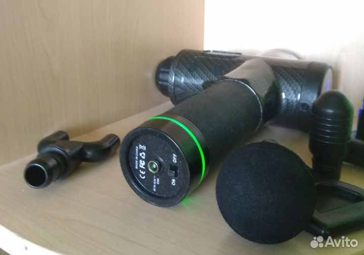 Перкуссионный карбоновый массажер пистолет