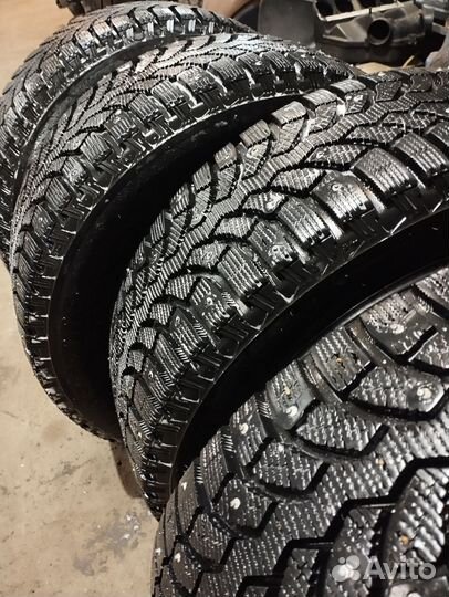 Bridgestone Blizzak Spike-01 195/60 R15 88T