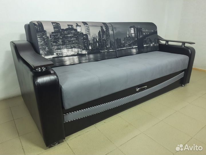 Диван на металлокаркасе