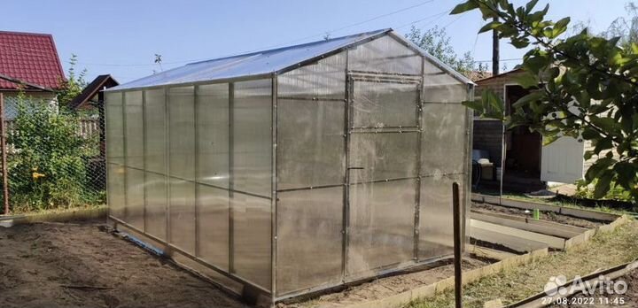 Теплица прямостенная