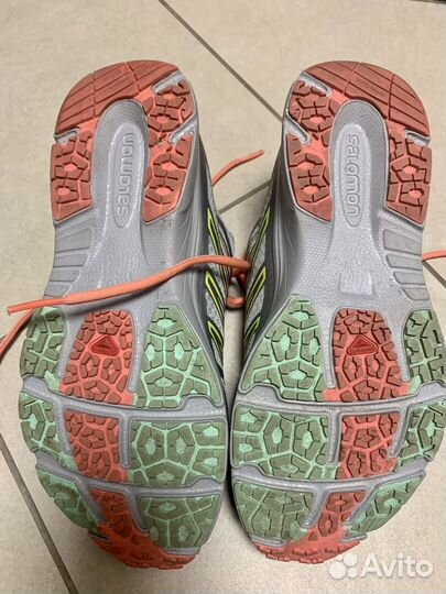 Кроссовки для легкого треккинга Salomon