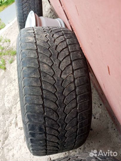 Bridgestone Blizzak LM-80 265/50 R19