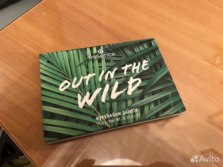 Палетка теней essence
