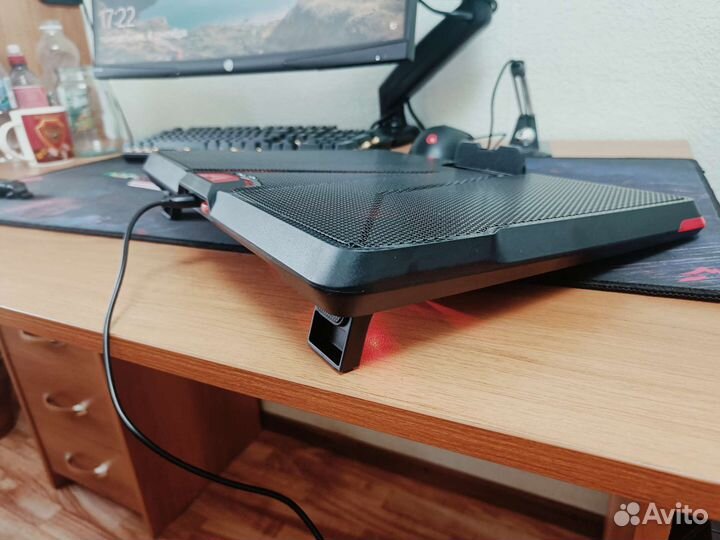 Подставка для ноутбука Crown cmls-130