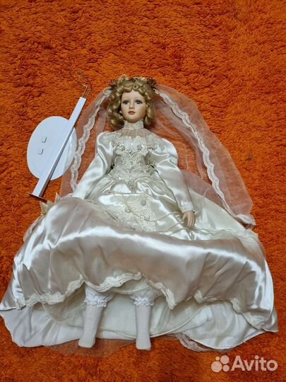 Кукла фарфоровая коллекционная