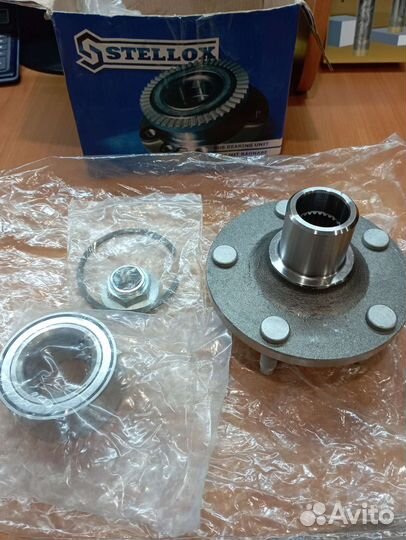 Ступичный подшипник на Форд в сборе