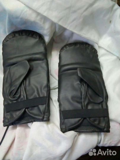 Боксерские перчатки