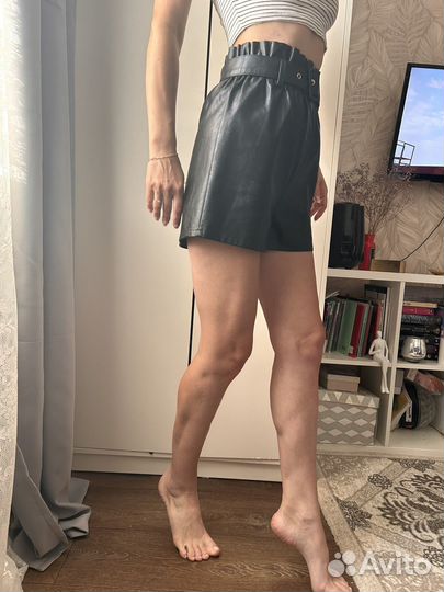 Кожаные шорты