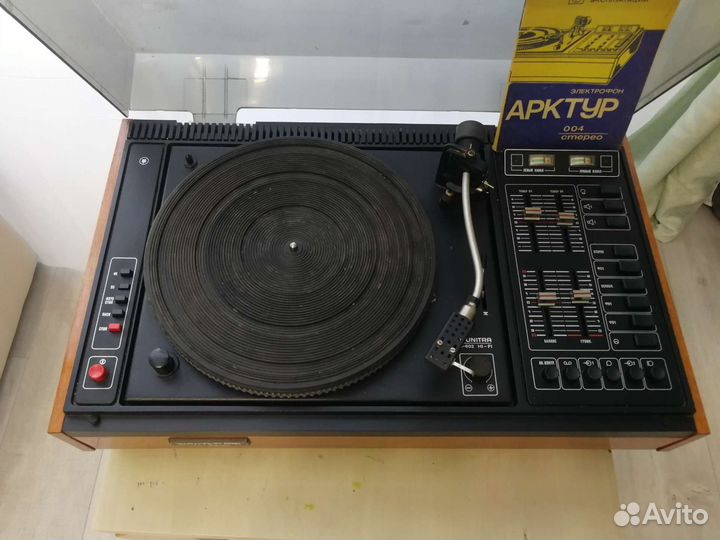 Проигрыватель винила арктур 004