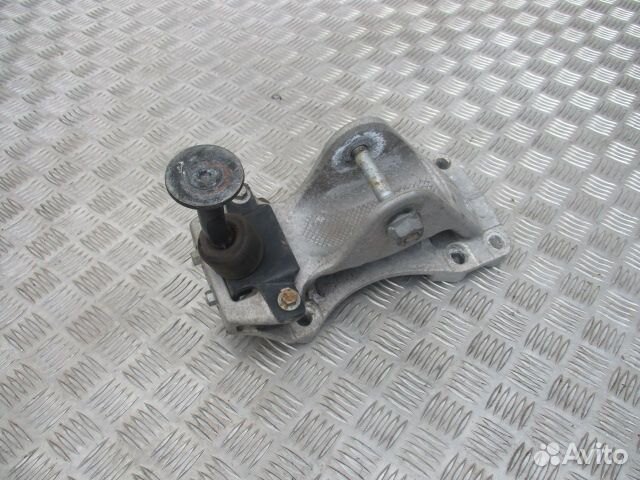 Кронштейн стабилизатора кабины Volvo 20456129