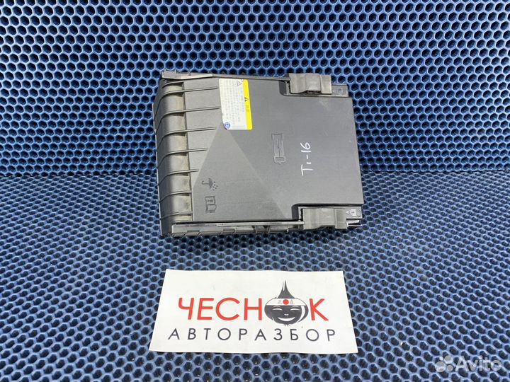 Крышка блока предохранителей VW Tiguan NF