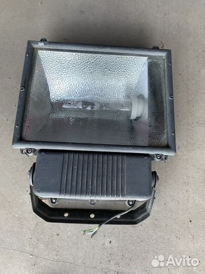 Прожектор галогеновый