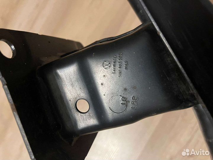 Усилитель заднего бампера Фольксваген Тигуан