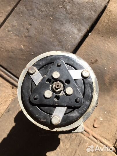 Компресор кондиционера Ford 2.0дизель