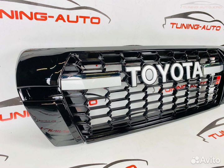 Решетка радиатора Toyota Land Cruiser 200 GR F9871