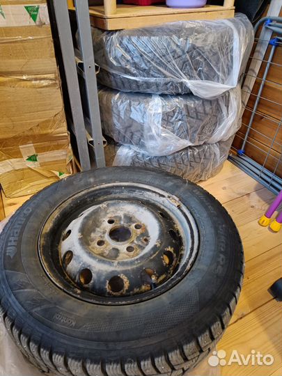 Hankook Winter I'Pike RS2 W429 175/70 R13 82T