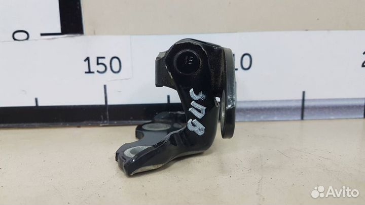 Петля двери задней правой верхняя Toyota Corolla E