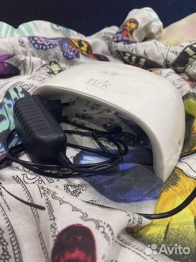 Лампа для сушки ногтей