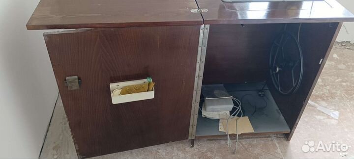 Ножная швейная машинка с приводом Веритас