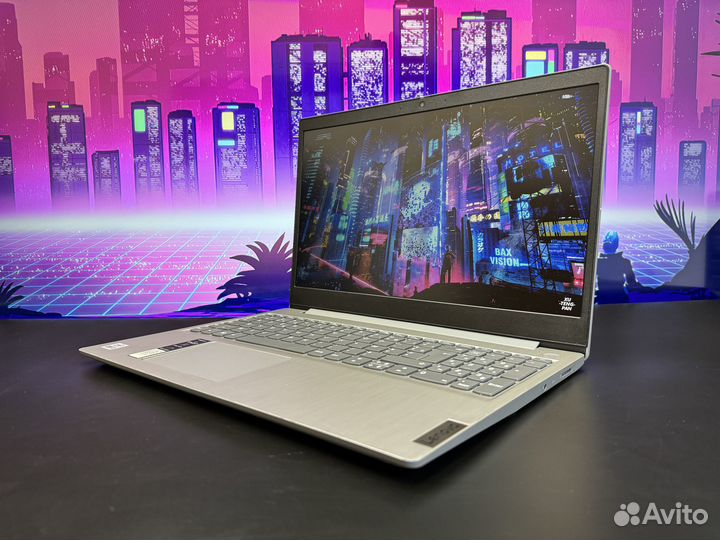 Ноутбук Lenovo IdeaPad / Core i3 / UHD / SSD