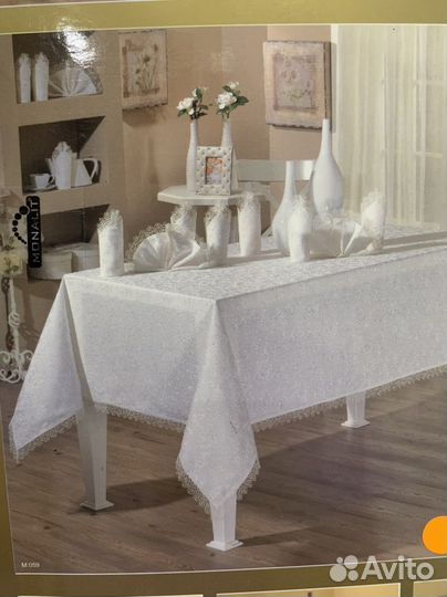 Новая скатерть Monalit в комплекте 12 салфеток