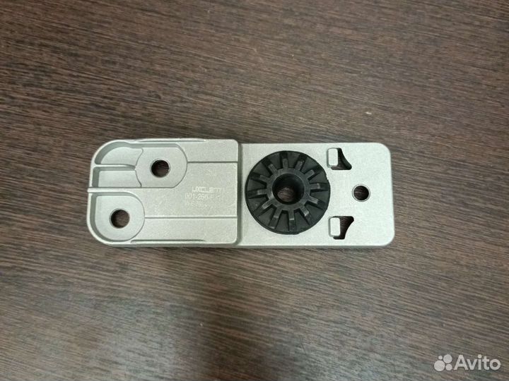 Кронштейн радиатора нижний opel Astra J Chevrolet