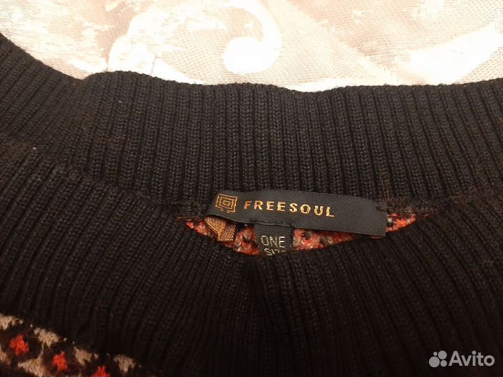 Свитер шерстяной женский