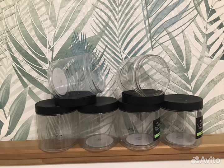 Пластиковые банки с крышкой 500 мл